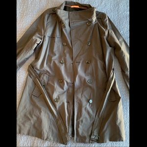 GAP women’s rain coat